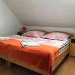Kalman Imre Panzio 3*