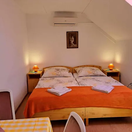 Kalman Imre Panzio Bed & Breakfast Siófok