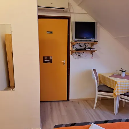 Bed & Breakfast Kalman Imre Panzio Siófok
